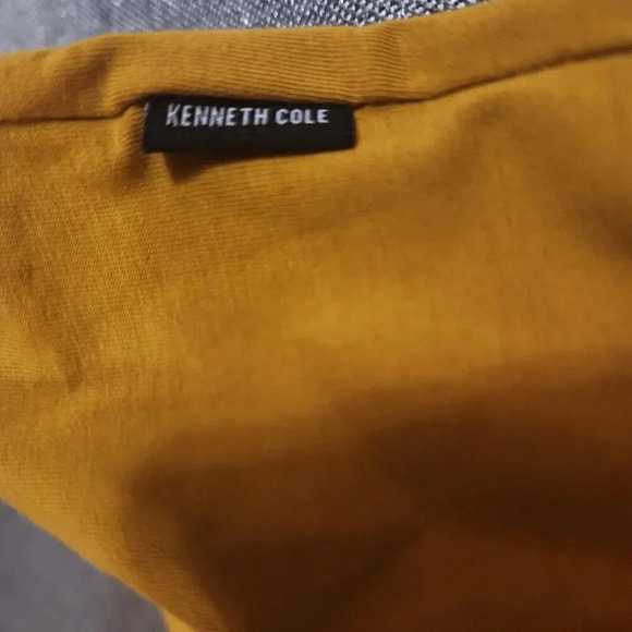 Kenneth Cole T-Shirt Men's X-Large Mustard Yellow Long Sleeve Front Button - Picture 4 of 6